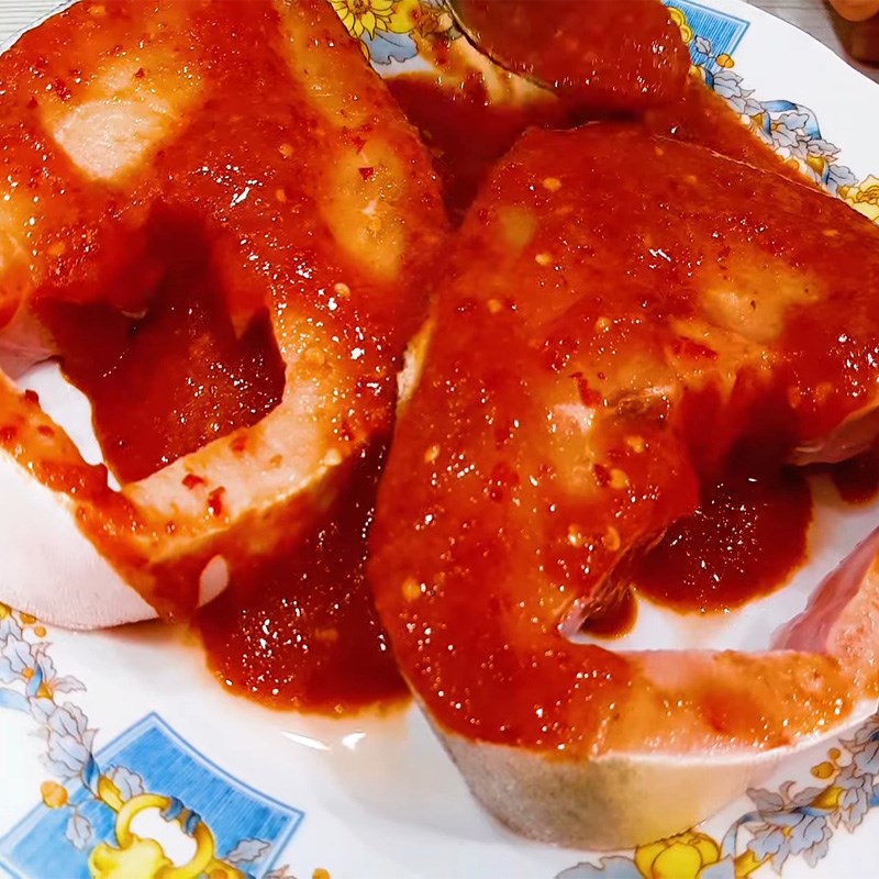 Bước 2 Ướp cá Cá bớp nướng muối ớt