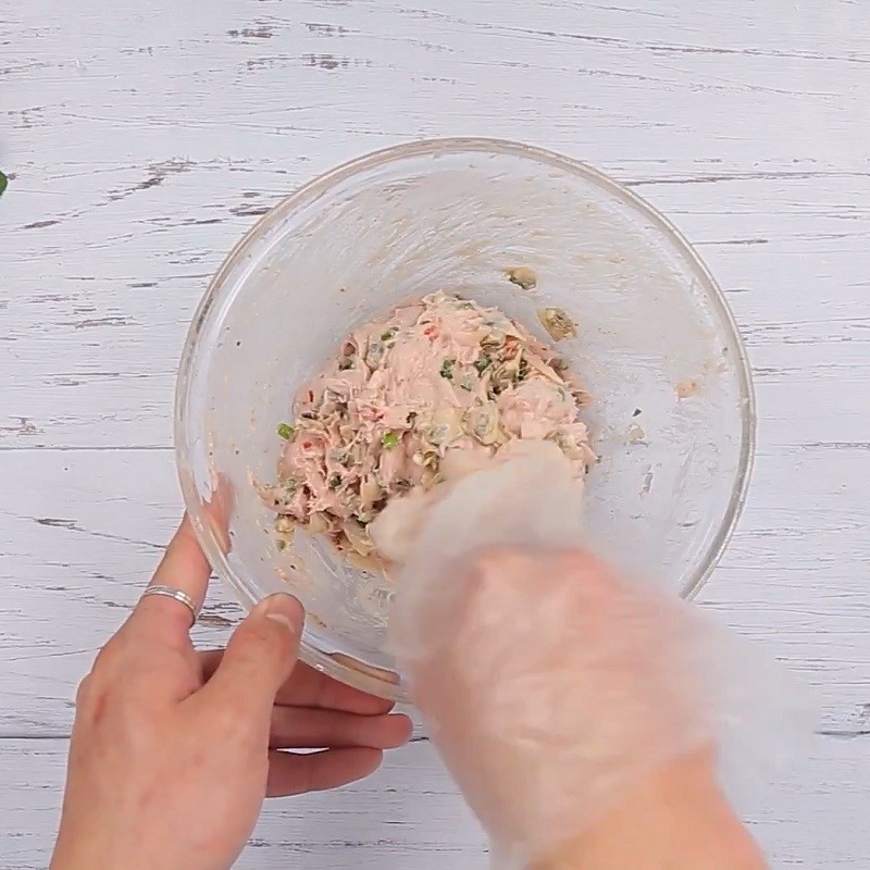 Bước 3 Ướp nhân chả Chả ngao (nghêu) chiên giòn