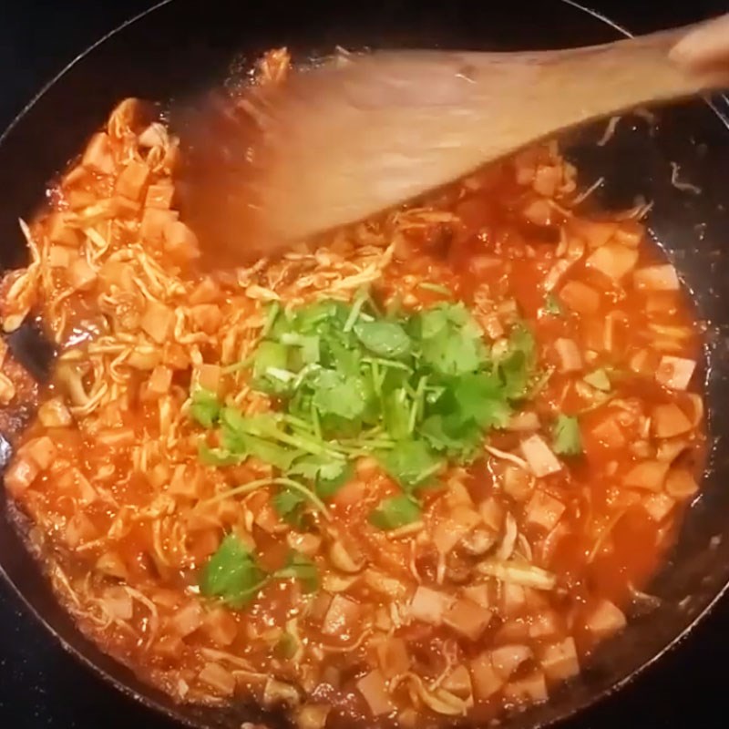 Bước 5 Xào nhân bánh Bánh bao nhân pizza