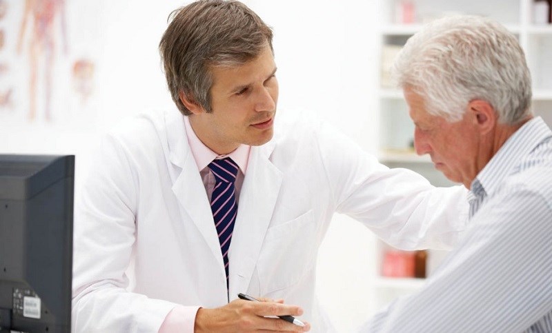 Trà hoa cúc gây rối loạn tiêu hóa ở người lớn tuổi