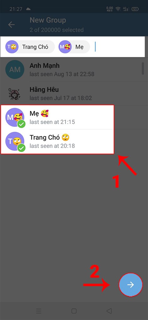 Chọn tài khoản mà bạn muốn thêm vào cuộc trò chuyện > Chọn dấu mũi tên góc phải phía dưới cùng.