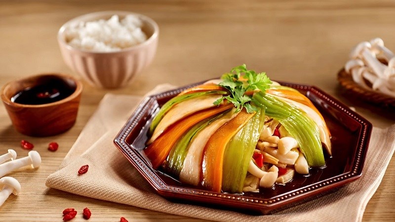 Nấm đùi con gà hấp cải xanh và hấp tía tô