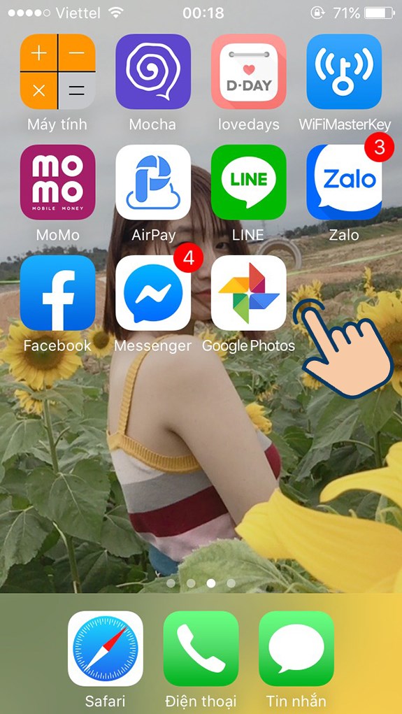 V&agrave;o ứng dụng Google Photos tr&ecirc;n điện thoại.