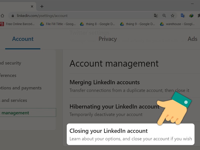 Chọn Closing your LinkedIn account