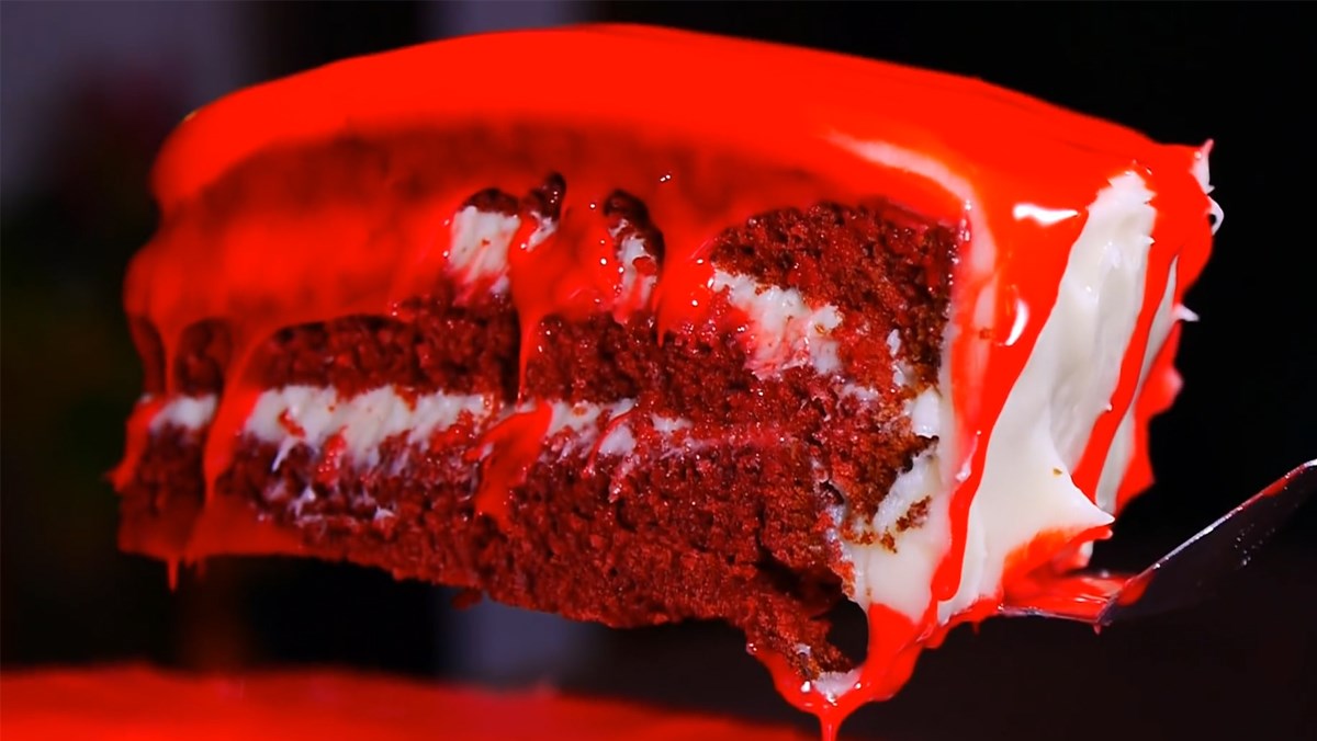 Bánh red velvet chết chóc