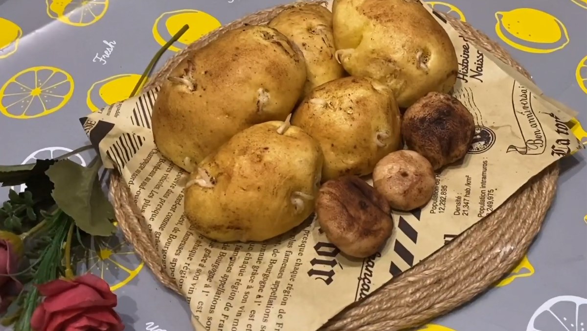 Cách làm bánh bao hình khoai tây mọc mầm siêu thật, mềm mịn thơm ngon
