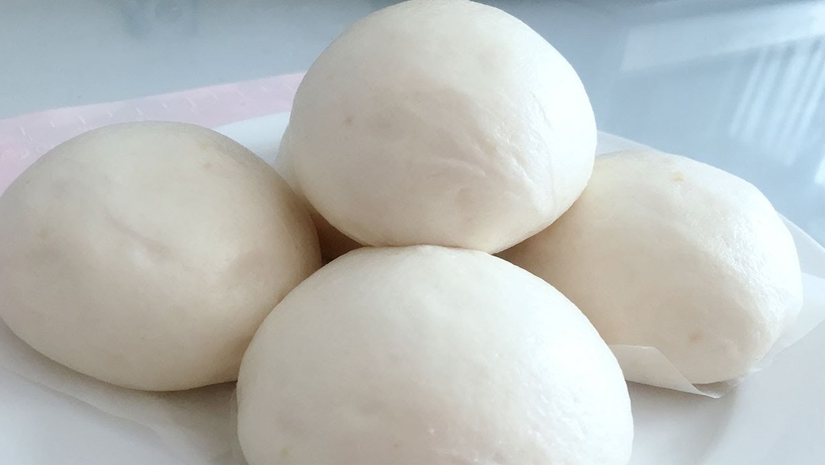 Bánh bao sữa dừa: Món bánh truyền thống của Việt Nam với tên gọi đầy đủ là \