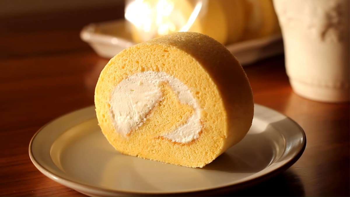 Bánh chiffon cuộn kem