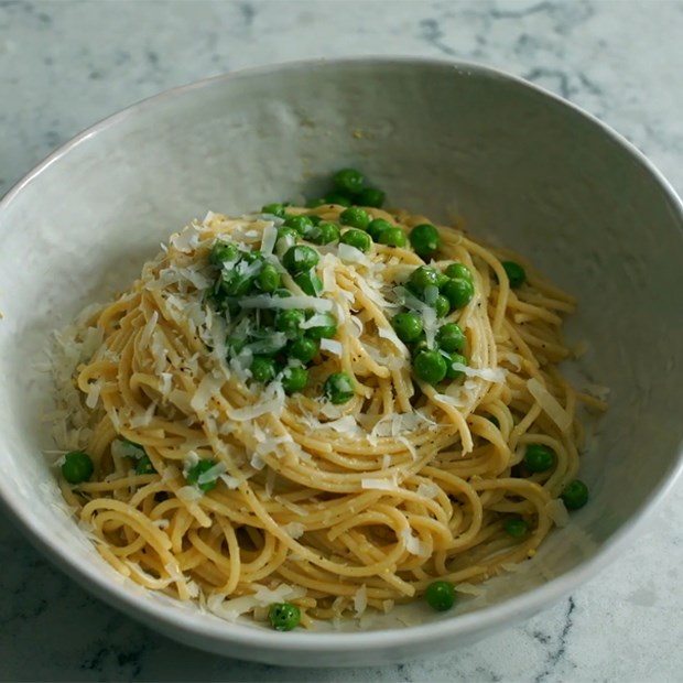 2 cách làm spaghetti đậu hà lan đơn giản, đậm đà, cực thơm ngon