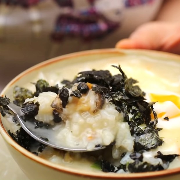 2 cách nấu cháo bào ngư với trứng và tôm mềm ngon đậm đà bổ dưỡng