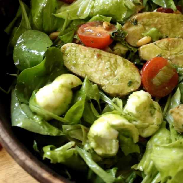 3 cách làm salad pesto đơn giản cực ngon hấp dẫn tại nhà