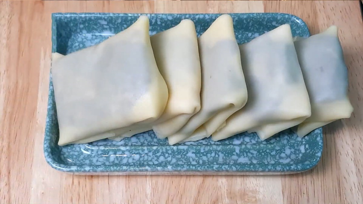 Bánh Crepe khoai lang tím