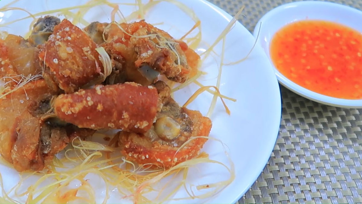 Đuôi heo chiên giòn