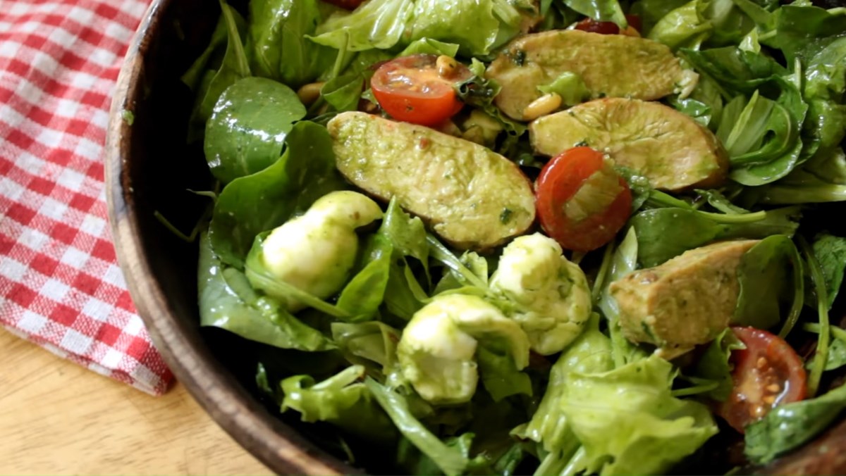 Salad pesto ức gà