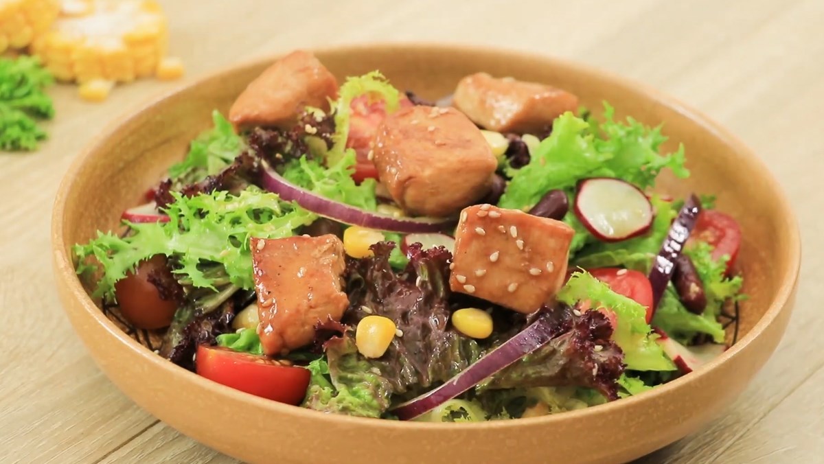 Salad ức gà vị Nhật