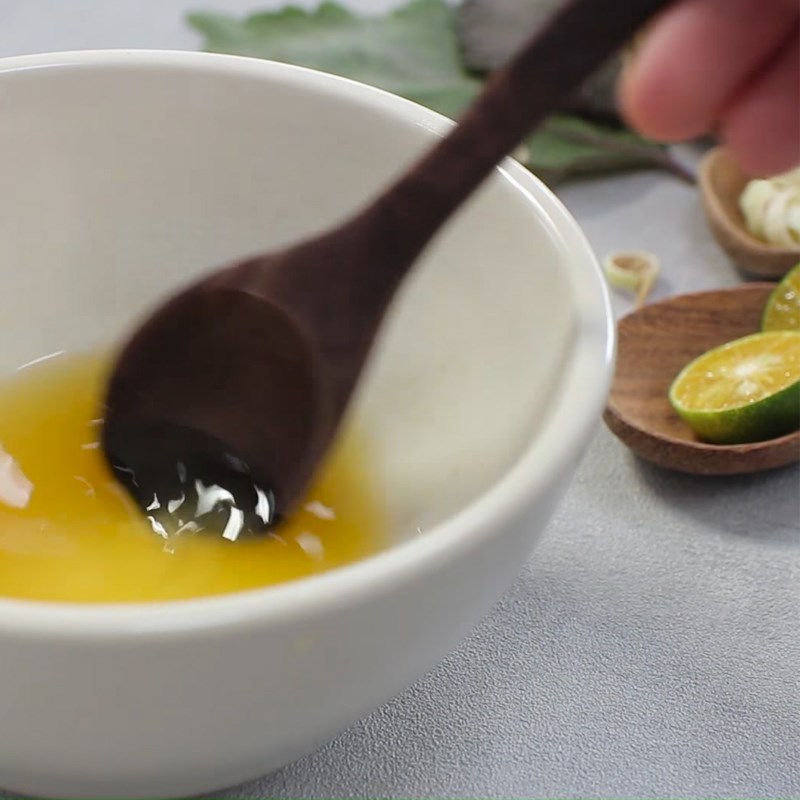 Bước 1 Sơ chế đuôi heo Đuôi heo chiên mắm tắc