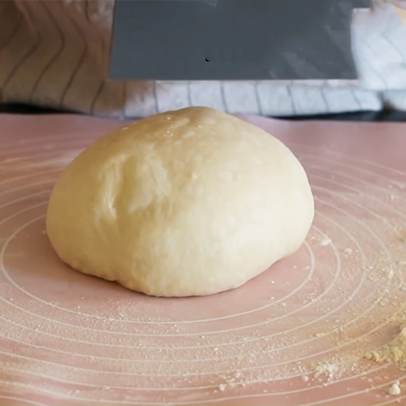 Bước 5 Cán và tạo hình bánh Bánh tiêu nhân đậu xanh dừa