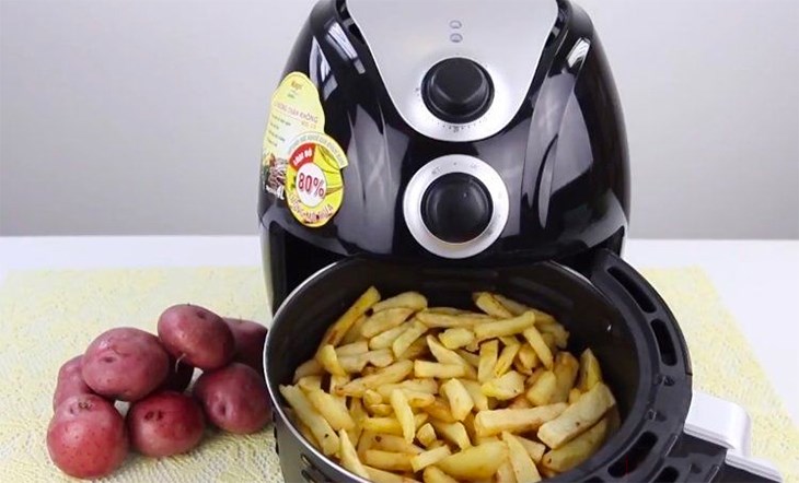 Bước 2 Chiên khoai tây Khoai tây chiên bằng nồi chiên không dầu