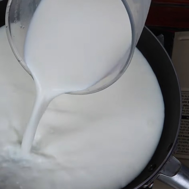 Bước 1 Đun sữa Bánh sữa Ba Vì