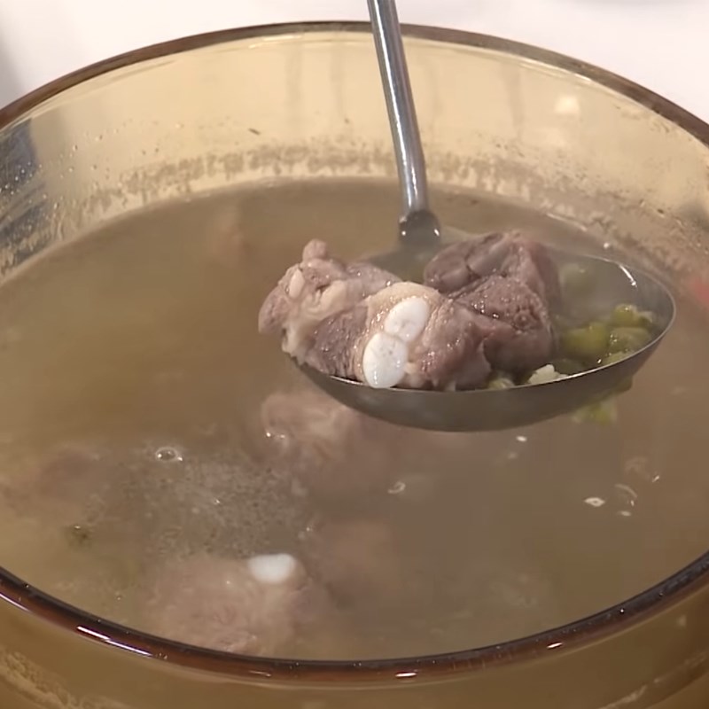 Bước 6 Hầm sườn và đậu xanh Canh nha đam nấu sườn