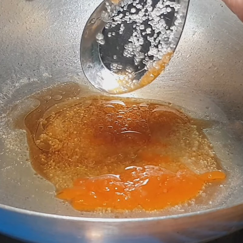 Bước 3 Làm bắp chuối chiên nước mắm Bắp chuối chiên nước mắm