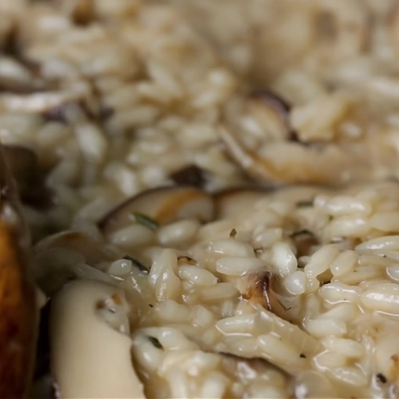 Bước 3 Làm cơm Ý Risotto nấm hương