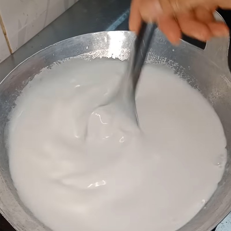 Bước 5 Nấu nước cốt dừa Bánh chuối gạo lứt hấp