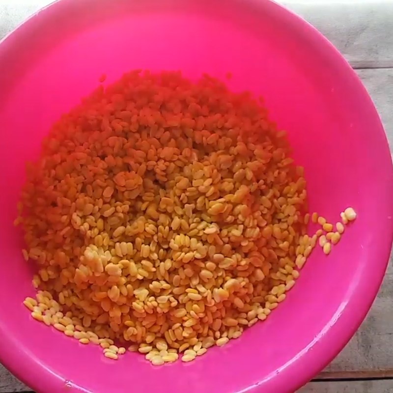 Bước 1 Ngâm gạo và đậu Xôi cuộn 3 màu