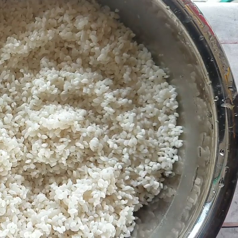 Bước 1 Ngâm gạo và đậu Xôi cuộn 3 màu