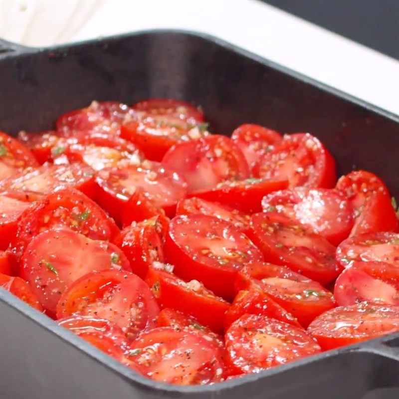 Bước 3 Nướng cà chua Cà chua nướng đơn giản