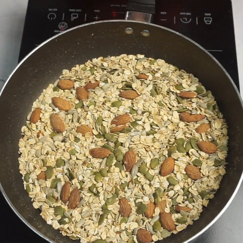 Bước 2 Rang chín các nguyên liệu Bánh thực dưỡng