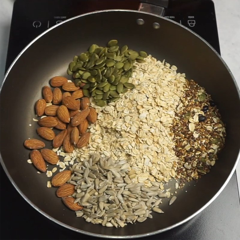 Bước 2 Rang chín các nguyên liệu Bánh thực dưỡng