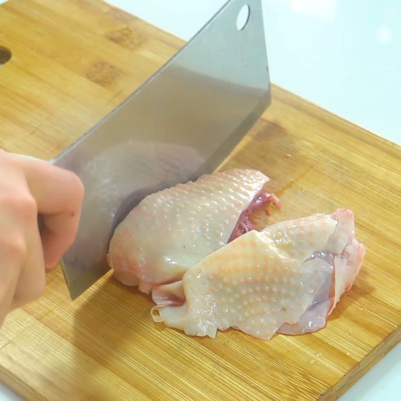 Bước 1 Sơ chế kê Canh măng chua nấu nướng gà