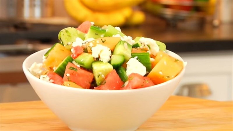 Bước 3 Thành phẩm Salad rau củ quả với phô mai feta