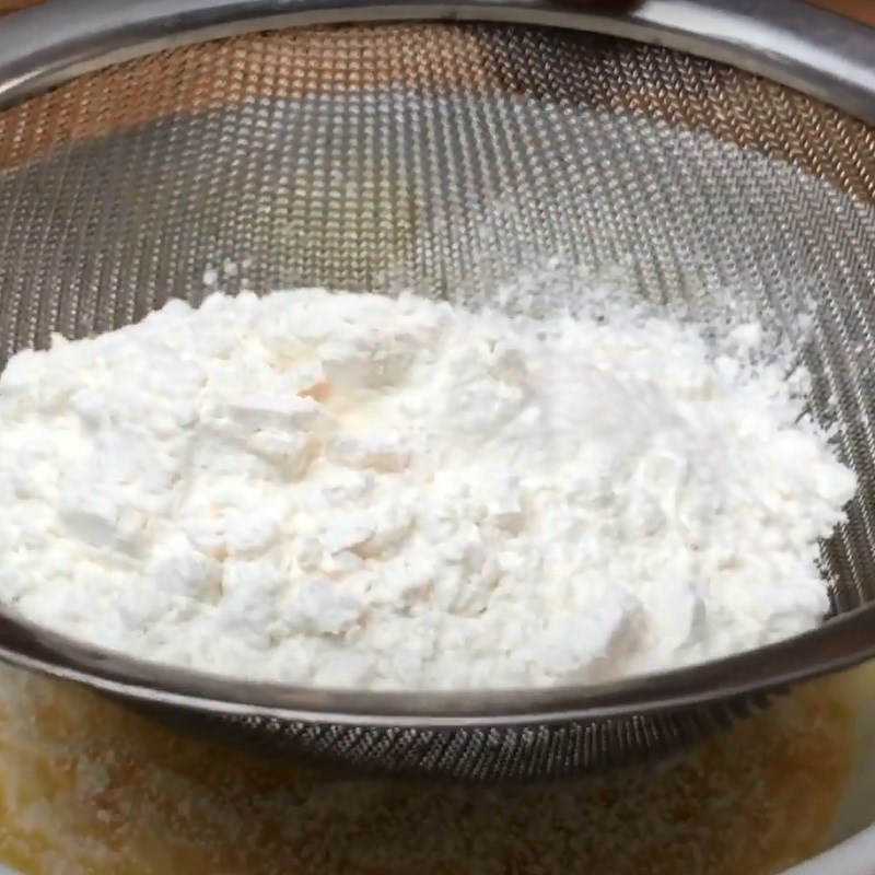 Bước 2 Trộn bột bánh Bánh quy bơ làm bằng lò vi sóng