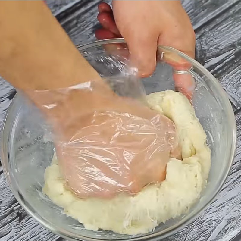 Bước 3 Trộn bột bánh Bánh sắn chiên cốt dừa
