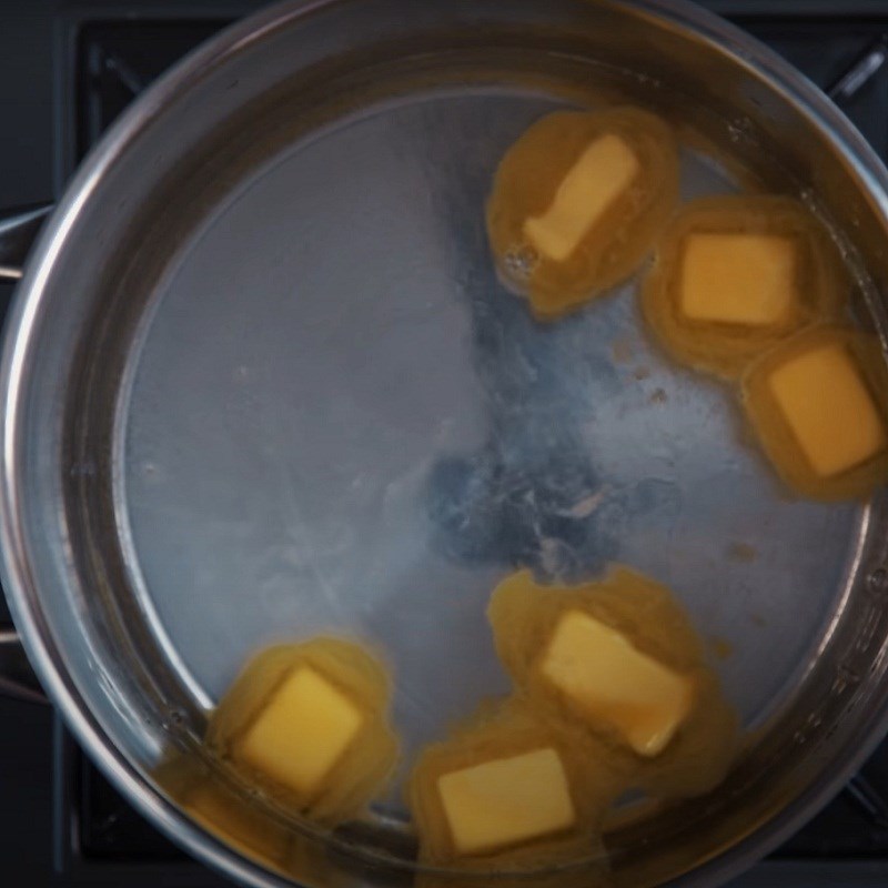 Bước 1 Trộn bột vỏ bánh Bánh su gạo lứt