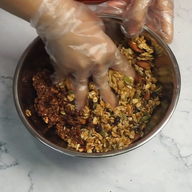 Bước 3 Trộn nguyên liệu với bơ đậu phộng Bánh thực dưỡng