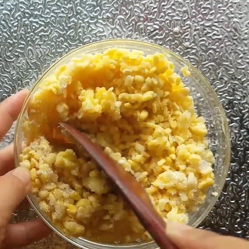 Bước 5 Trộn nhân đậu xanh Xôi cuộn 3 màu