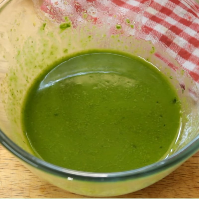 Bước 4 Trộn salad Salad pesto ức gà