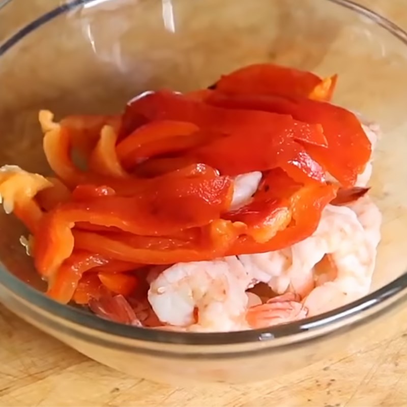 Bước 3 Trộn salad Salad ớt chuông tôm