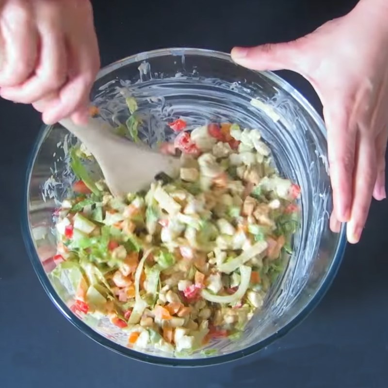 Bước 4 Trộn salad Salad ớt chuông thịt gà