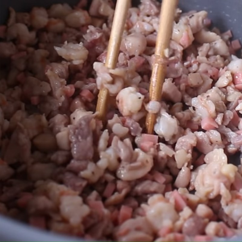 Bước 4 Xào nhân Xôi tứ bảo