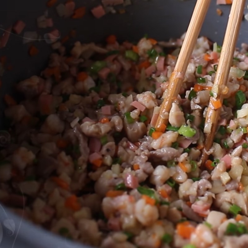 Bước 4 Xào nhân Xôi tứ bảo