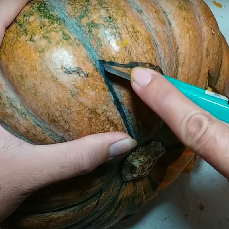 Cắt tạo ra hình mắt