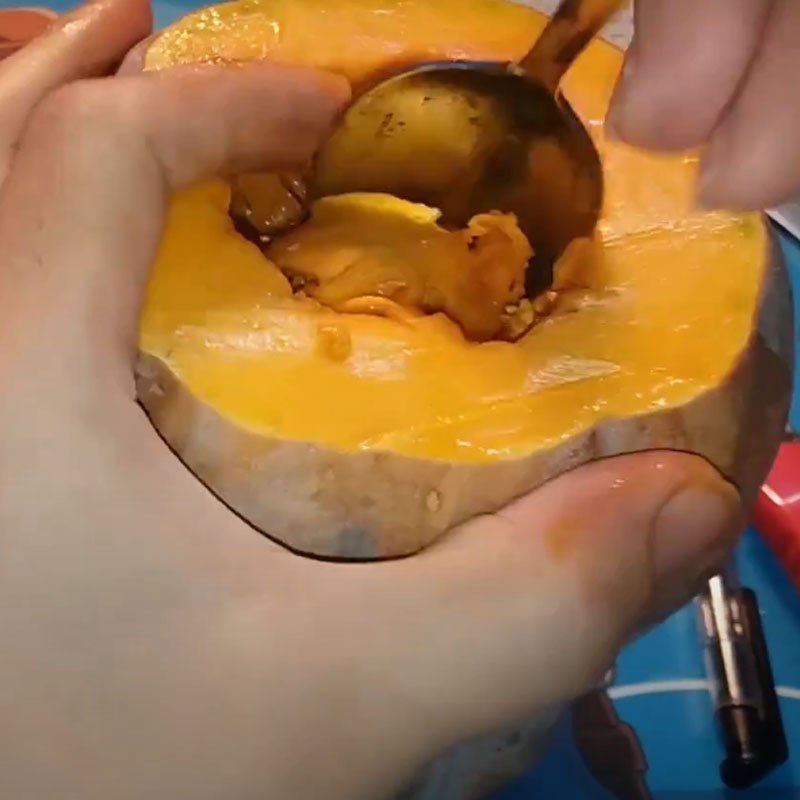 Lấy phần ruột bí