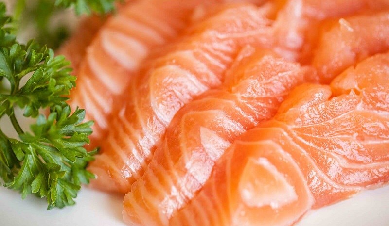 Dinh dưỡng từ c&aacute; trong sushi