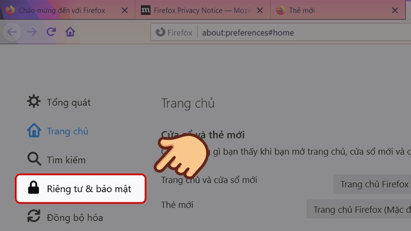 Tại mục T&ugrave;y chọn, chọn Ri&ecirc;ng tư & bảo mật.
