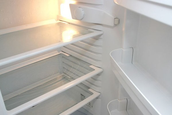 Mẹo khử mùi tanh của thực phẩm trong tủ lạnh