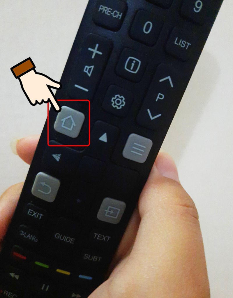 Nhấn chọn nút Home trên remote